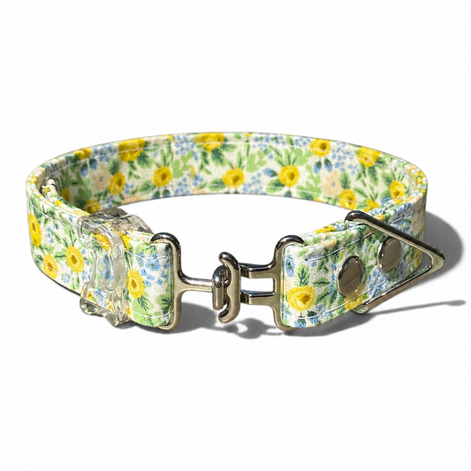 Classic Collar in Yellow Rosebud with Silver hardware - hundhaus.dog