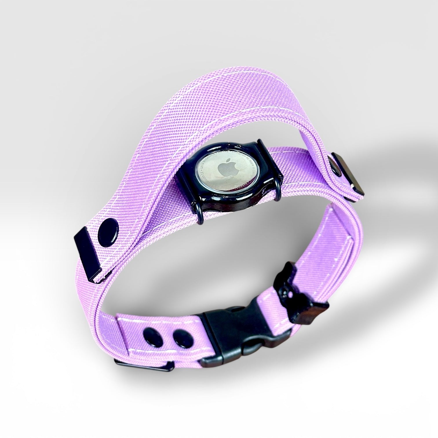 Rugged AirTag trackable dog collar - hundhaus.dog